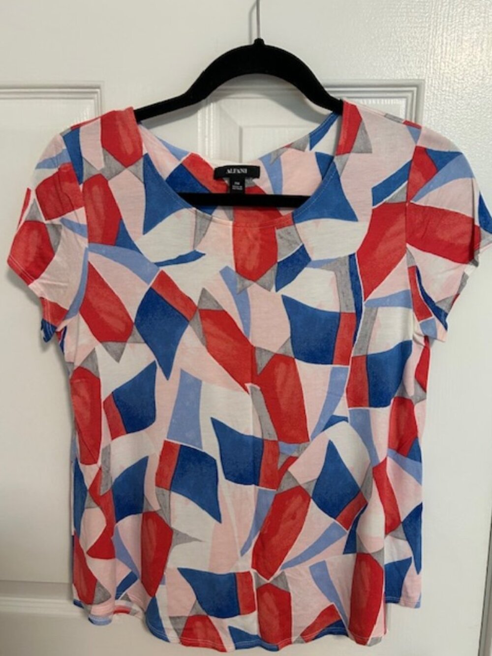 Alfani Abstract Print Short Sleeve Blouse – Size PM (Petite Medium)